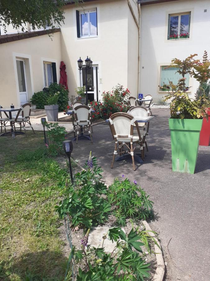 Logis Au Puits Enchante Saint-Martin-en-Bresse Zewnętrze zdjęcie