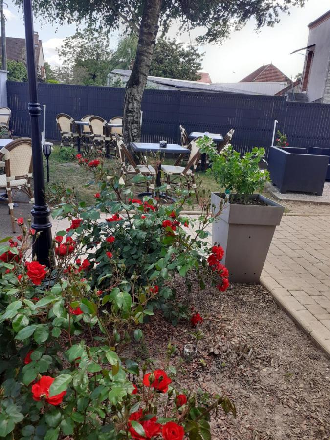 Logis Au Puits Enchante Saint-Martin-en-Bresse Zewnętrze zdjęcie